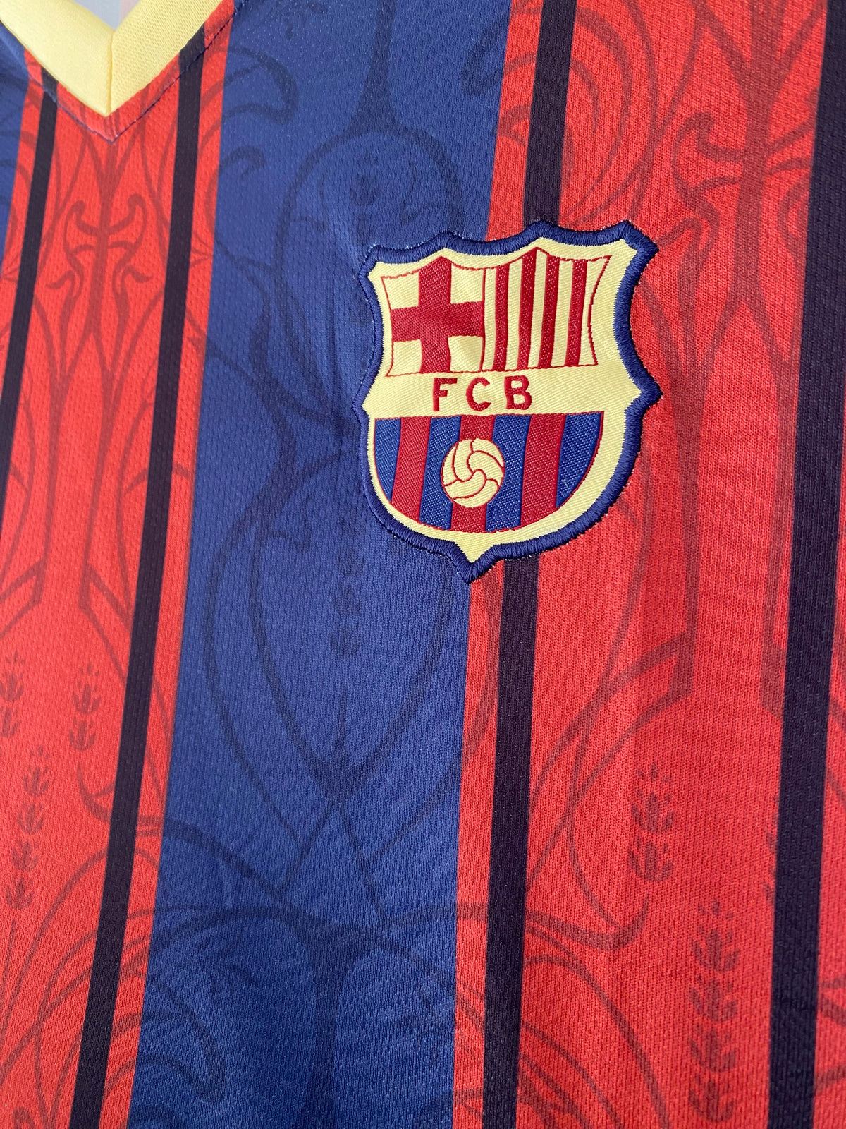 Messi Barcelona 125th Anniversary Kit Half Sleeve Embroidery - P2680 | BMG STORE