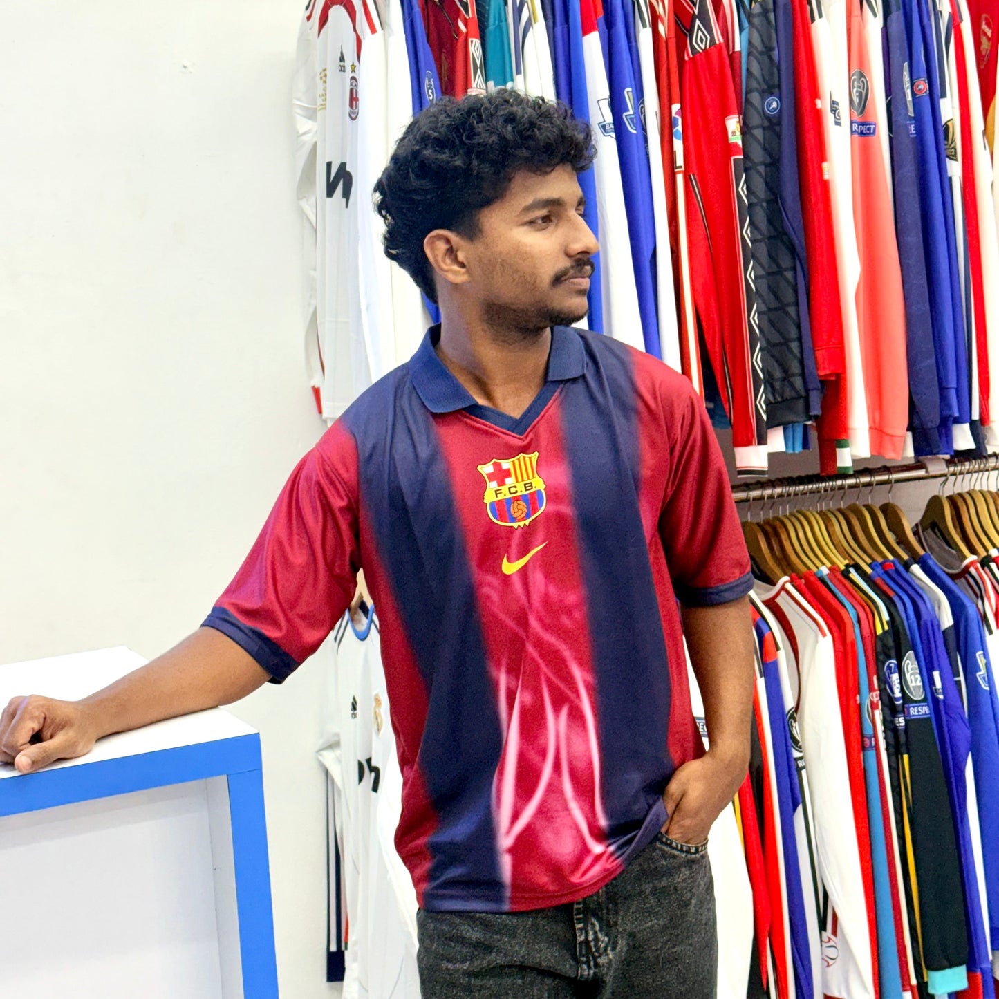 BARCELONA X TRAVIS SCOTT SPECIAL EDITION KIT FIVESLEEVE - P203 - bmg store