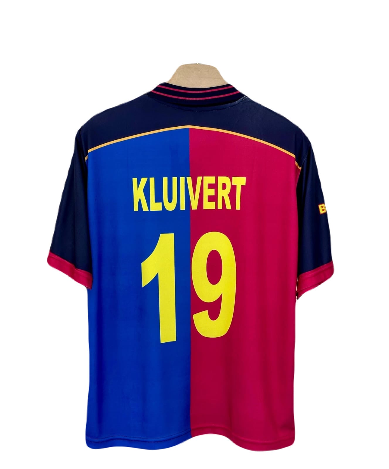 Barcelona vintage 1999-2000 Home kit Kluivert - P767 bmg store
