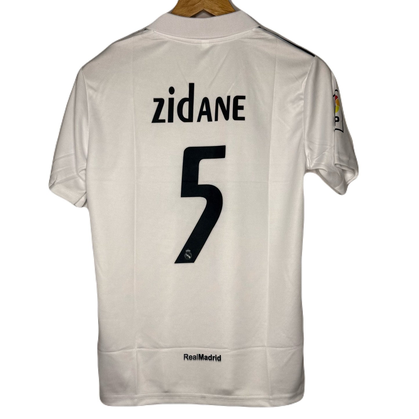 Real Madrid 2005-06 Home Kit Zidane Half Sleeve - bmg store