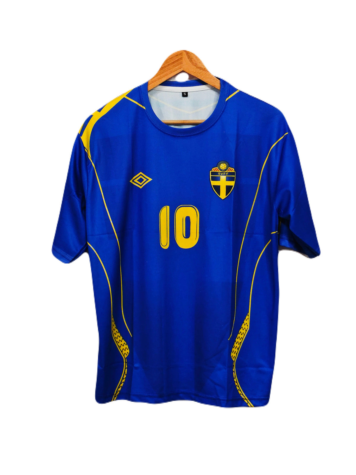 Sweden 2006-07 Away kit Ibrahimovic Five sleeve - P304 - bmg store
