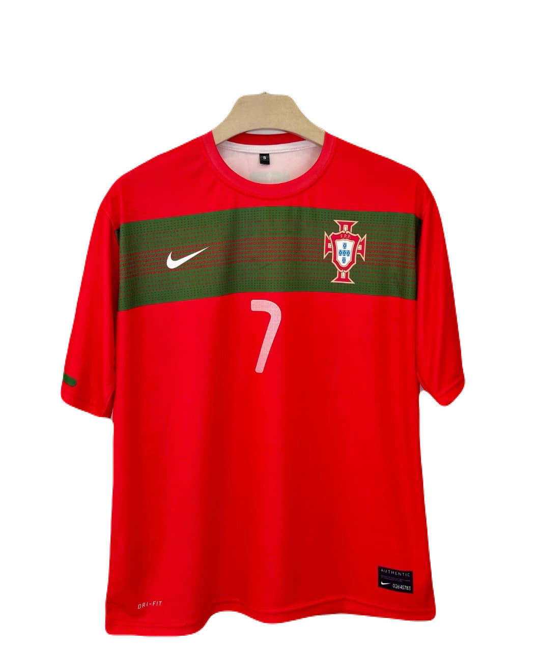 PORTUGAL 2010-12 HOME KIT RONALDO FIVE SLEEVE - P768 bmg store