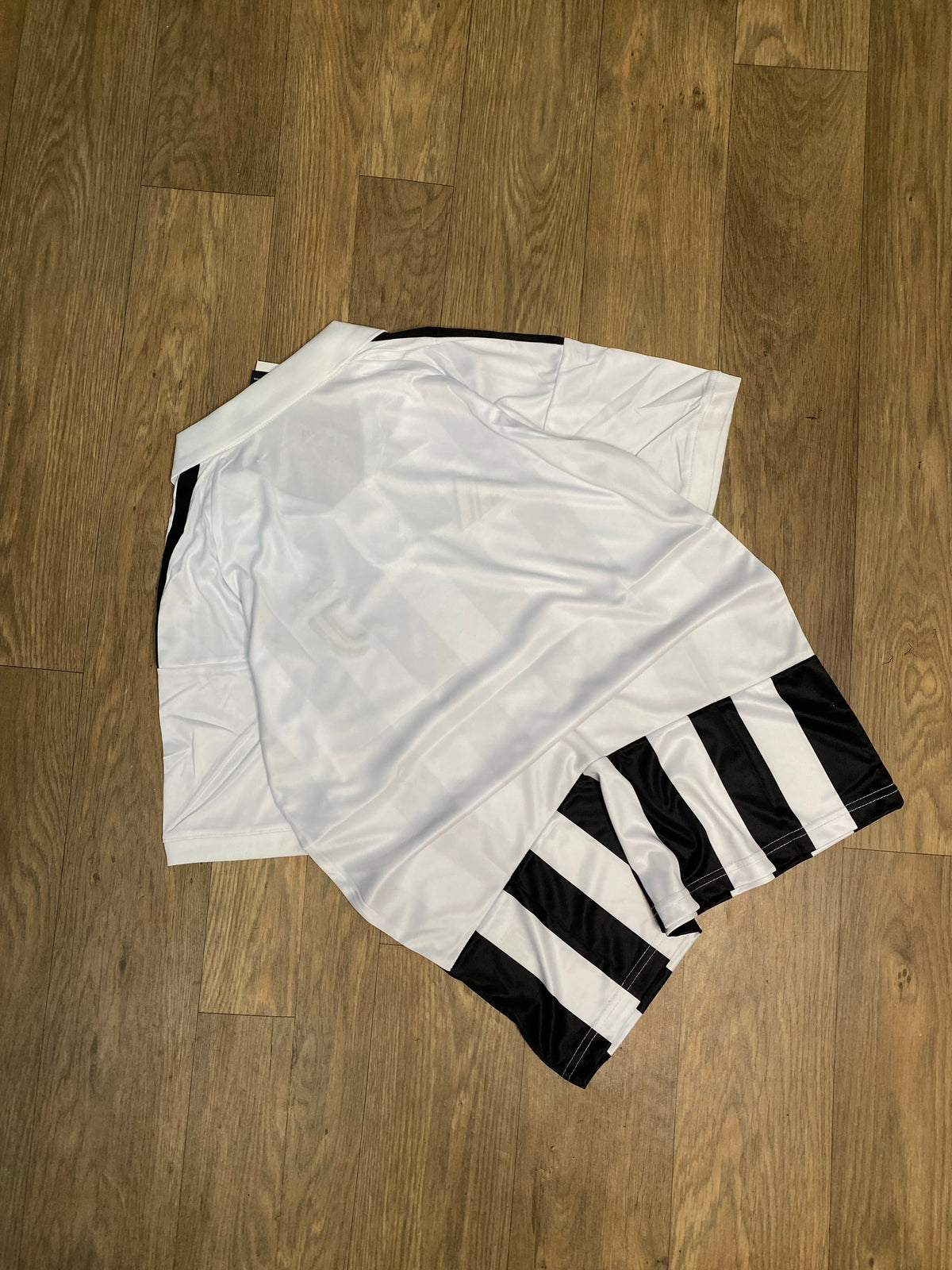 Juventus Fan Version Imported 2026/27 Home kit Half Sleeve Collar - P2395 | BMG STORE