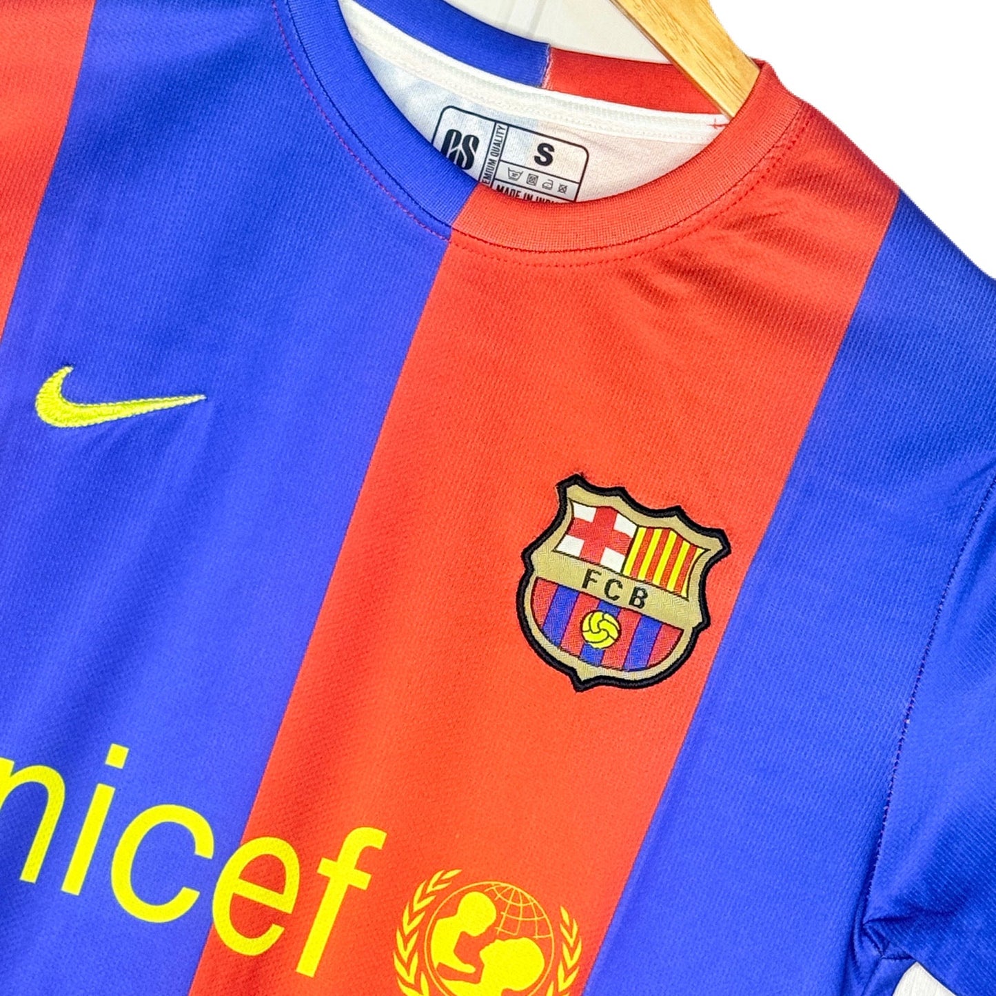 Barcelona 2006-07 Home Kit Ronaldinho Half Sleeve P1237