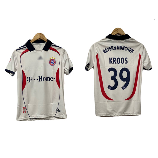 Bayern munich 2006-07 Away kit Kroos Half sleeve P512