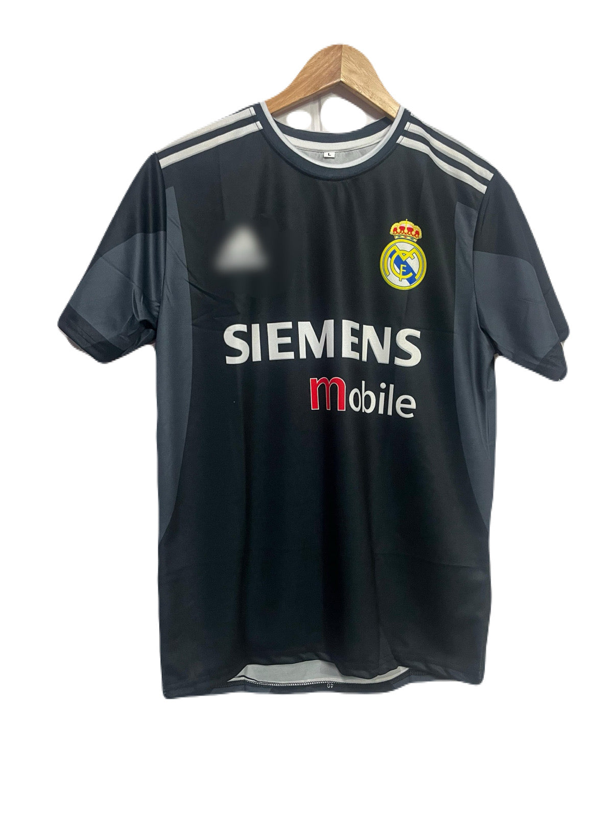Real madrid 2004/05 away jersey R.carlos P572 bmg store