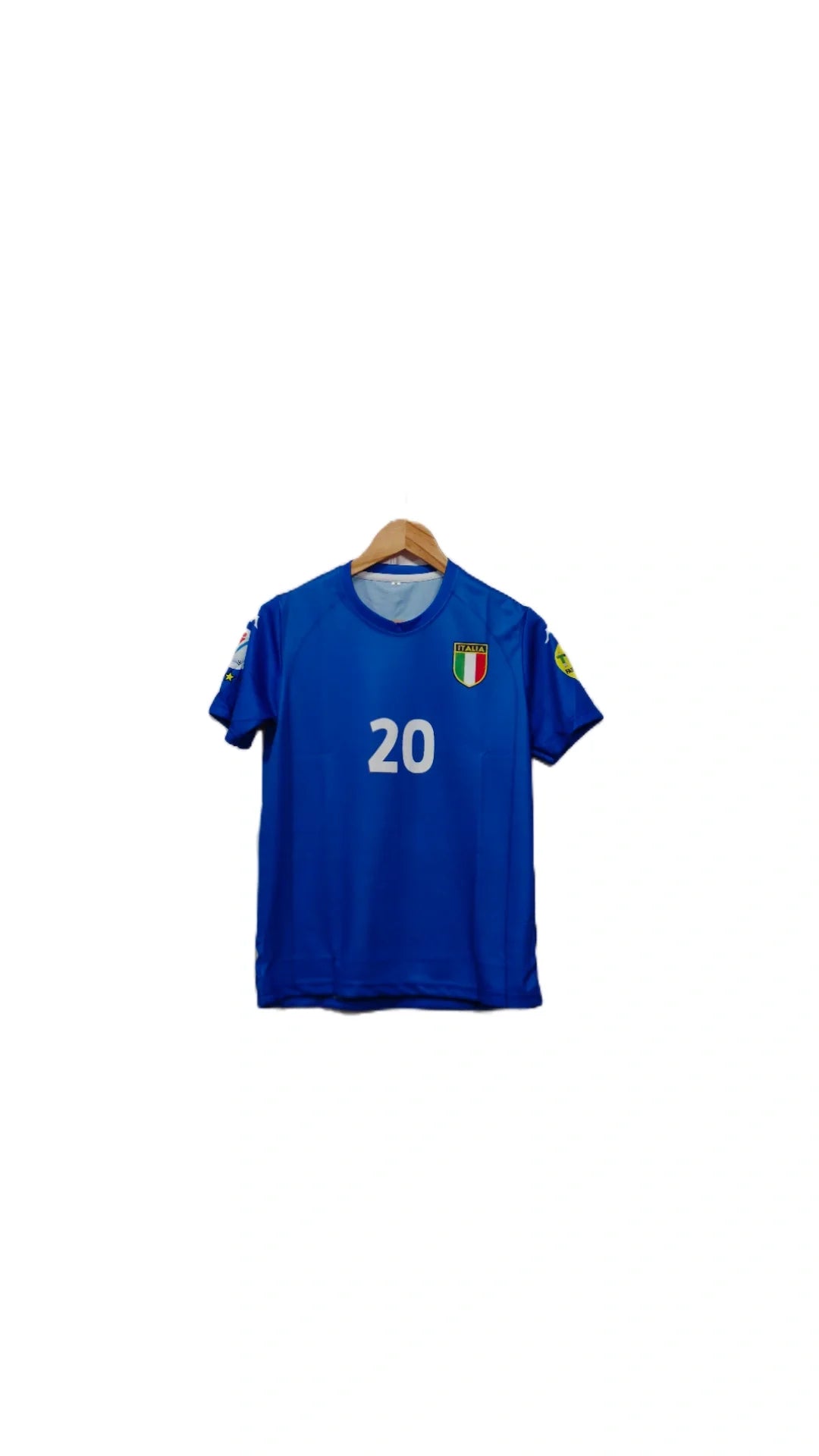 Italy 2000-01 Home kit Totti Half sleeve - P567